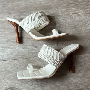 White Toe Ring Sandal Heels 8.5